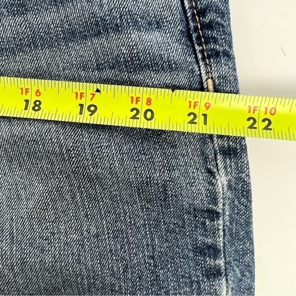 OLD NAVY The Flirt Women’s Blue Jean Denim Shorts Sz 12 Distressed Pockets - Picture 7 of 9